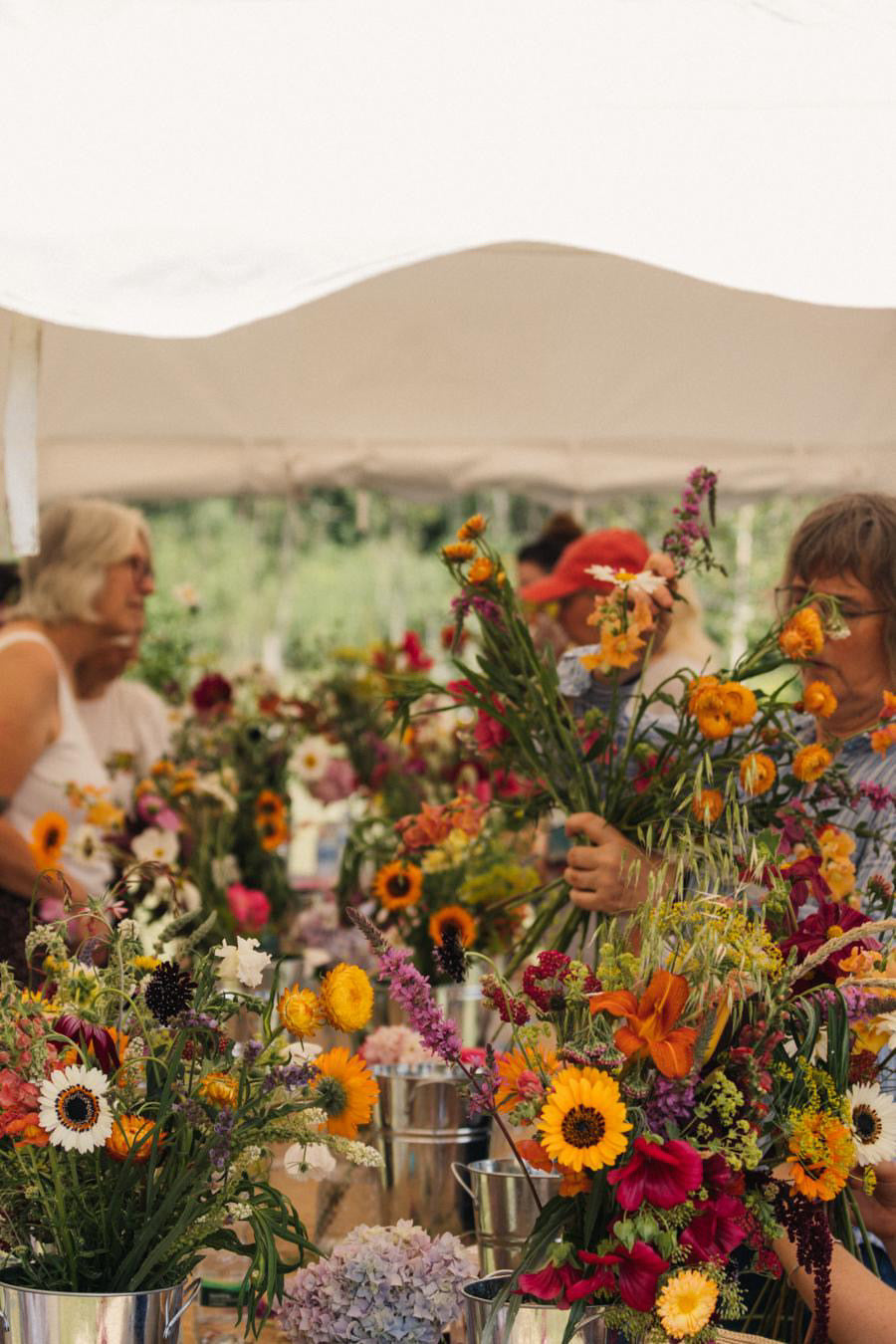 🌸 FLOWER PICKING & BOUQUET WORKSHOP 💐