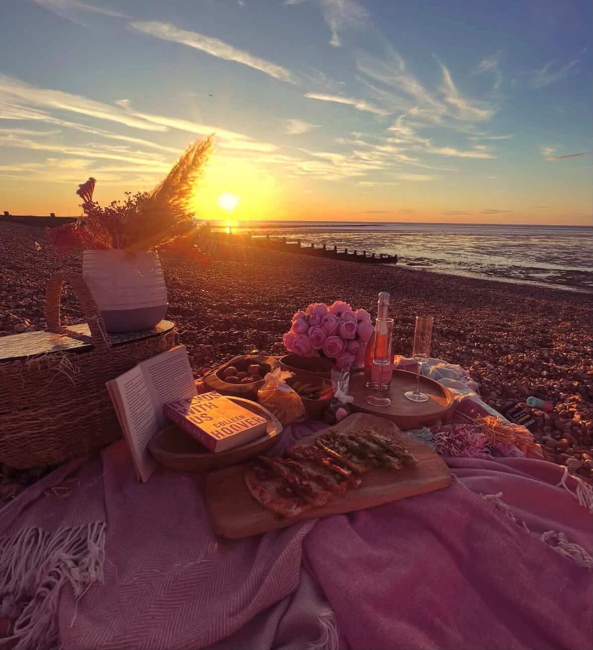 🌅🥂 KENT GIRLS CLUB SUNSET PICNIC NIGHT 🥂🌅
